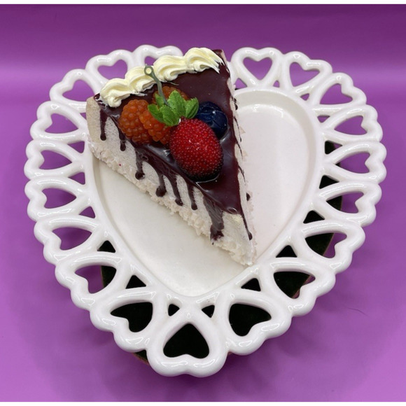 Vintage Handmade Signed Cherub Heart-Shaped Decorative Ceramic Dishes- Set of 2 - Picture 11 of 15